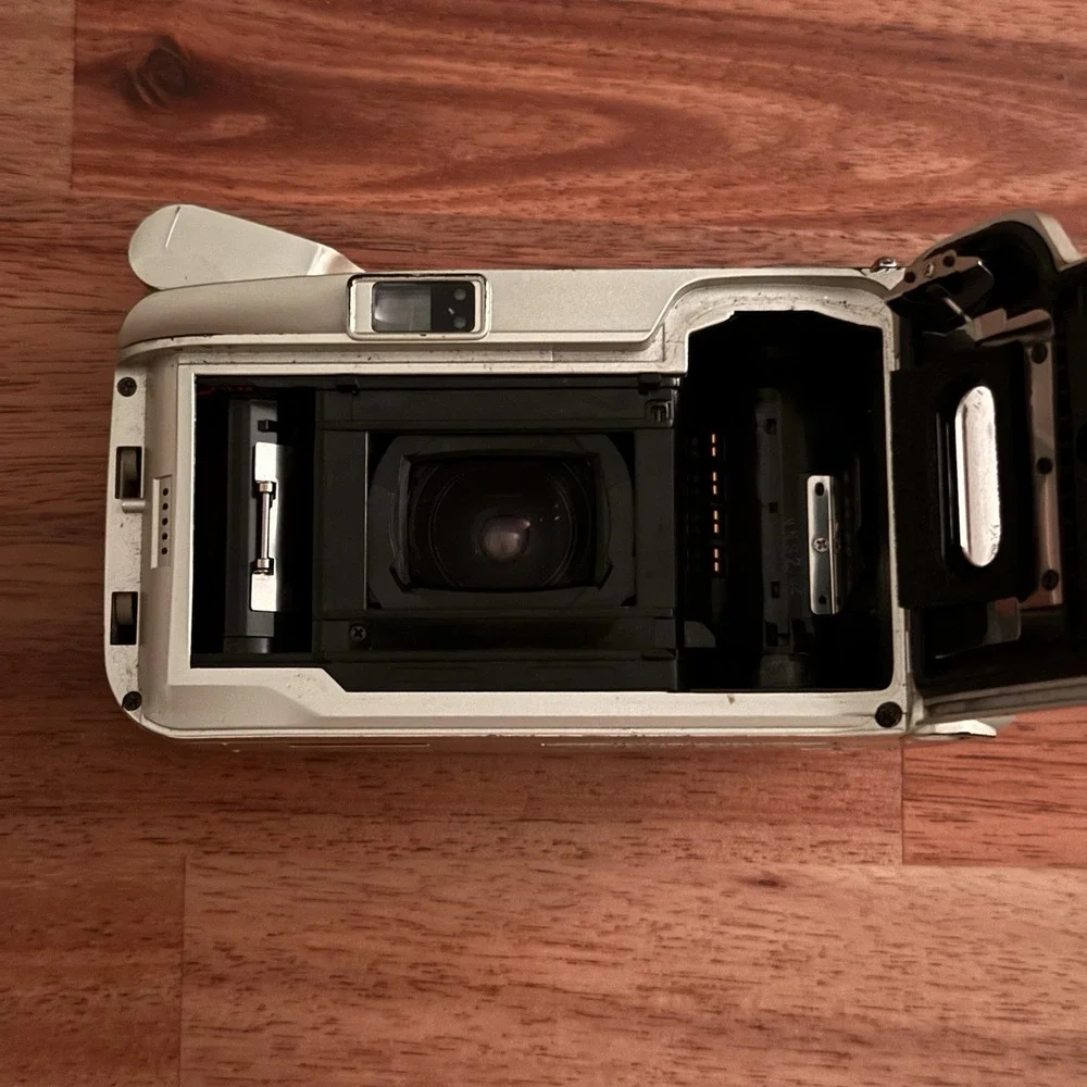 Olympus Infinity Stylus‎ Zoom 70 QD 35mm Camera (UNTESTED) - USED READ!!
